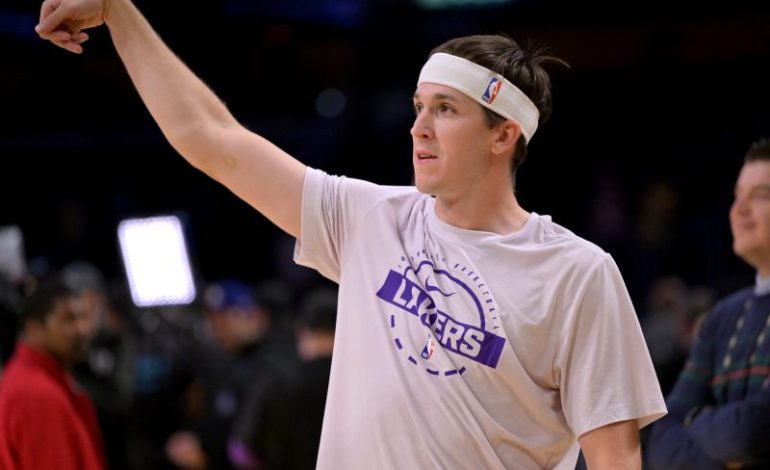  Lakers guard out at least a week with left calf strain