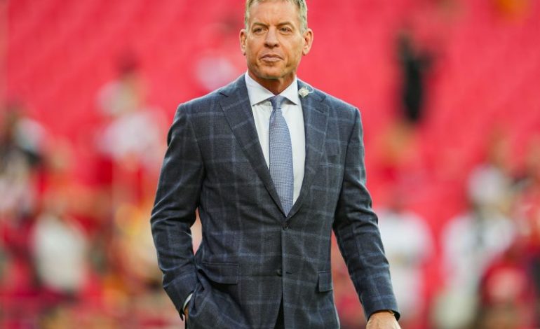  Troy Aikman to assist in Dolphins’ general manager search