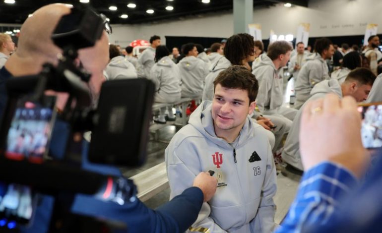  In bid to succeed brother, Alberto Mendoza experiencing cold truth of college football