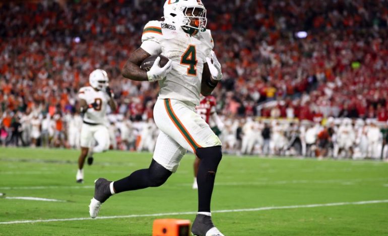  Miami RB throws punch at Indiana player after national championship loss