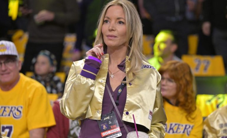  Lakers’ Jeanie Buss responds to reported criticism of LeBron James