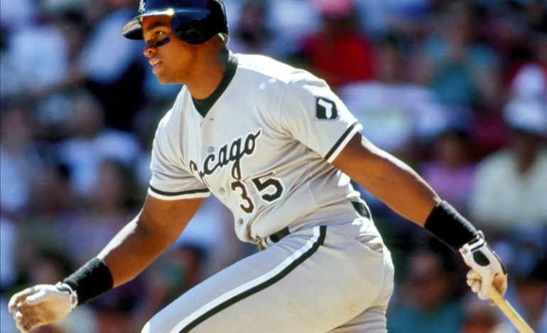  Frank Thomas reacts to being left off White Sox Black History Month post