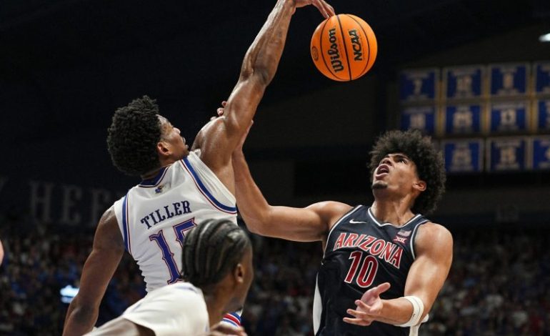  Kansas stuns No. 1 Arizona, hand Wildcats first loss of season