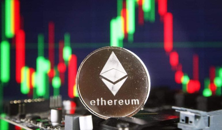  Expert Predicts Ethereum Crash Below $2K as Tom Lee’s BitMine ETH Unrealized Loss Hits $6B