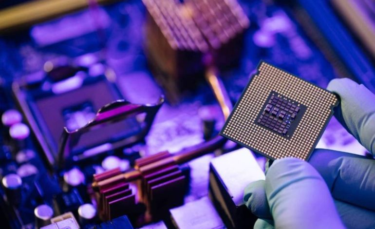  Tech Weekly: Chip Stocks Pop to Close Volatile Trading Week